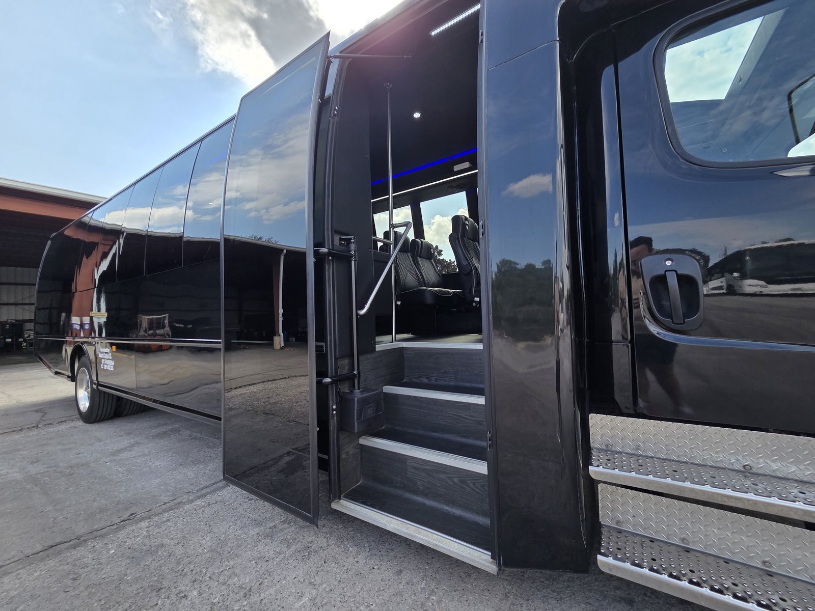 35 Passenger Minibus Side View